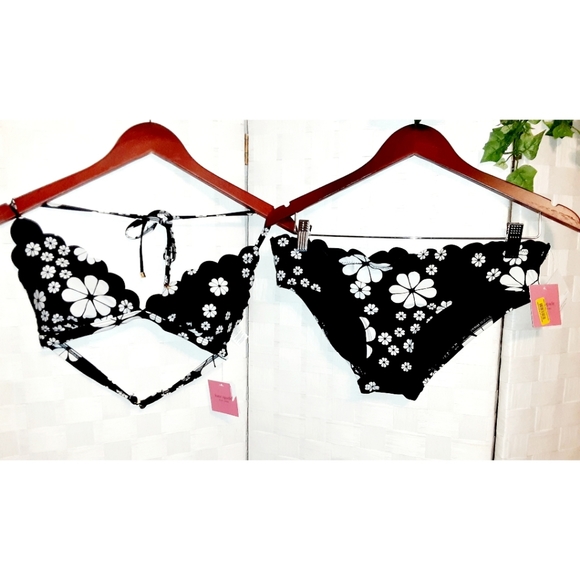 Kate Spade Flower Scalloped Bikini Top & Bottoms - Picture 7 of 16